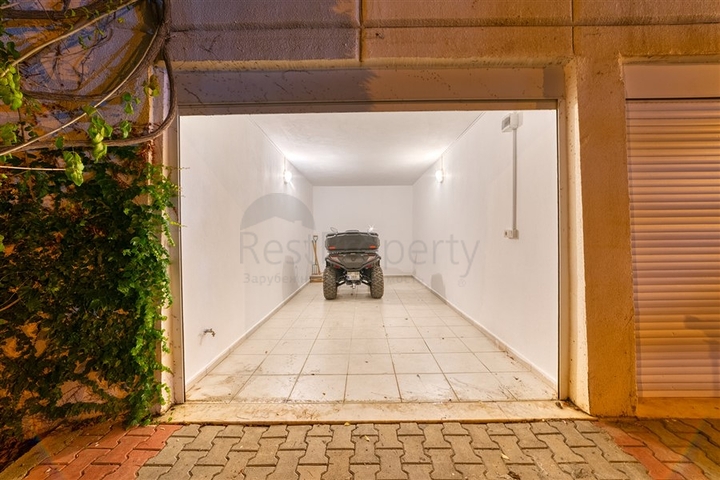 Villa 8+2 in Kargicak 