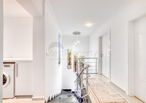 Villa 8+2 in Kargicak 