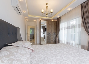 Villa 8+2 in Kargicak 