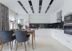 Villa 8+2 in Kargicak 