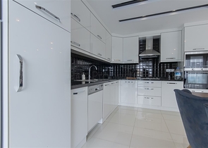 Villa 8+2 in Kargicak 