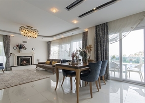 Villa 8+2 in Kargicak 