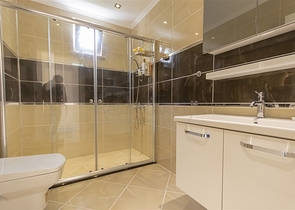 Villa 8+2 in Kargicak 