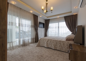 Villa 8+2 in Kargicak 