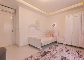 Villa 8+2 in Kargicak 