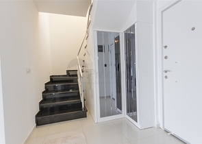 Villa 8+2 in Kargicak 