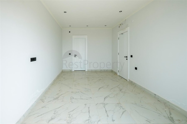 2+1 Penthouse mit Blick auf das Meer und die Festung von Calais im Stadtteil Oba