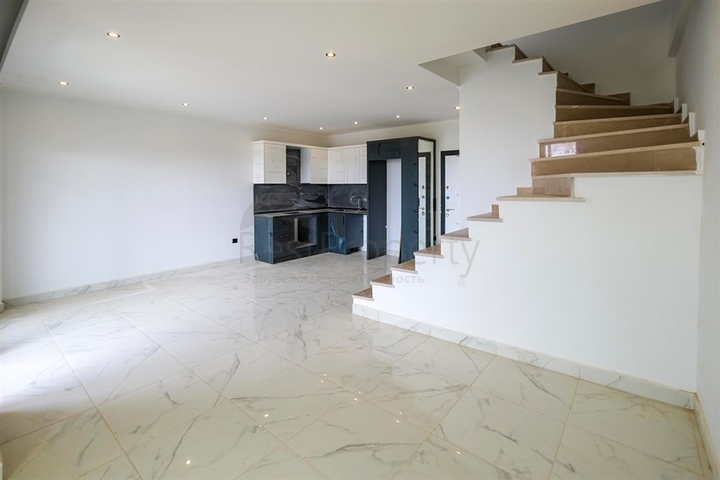 2+1 Penthouse mit Blick auf das Meer und die Festung von Calais im Stadtteil Oba