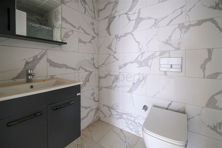 2+1 Penthouse mit Blick auf das Meer und die Festung von Calais im Stadtteil Oba