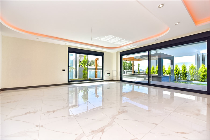 Wunderschöne Villa in Kargicak 