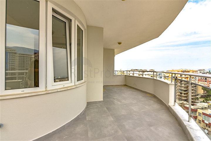 3+1 Penthouse in einer beliebten Gegend