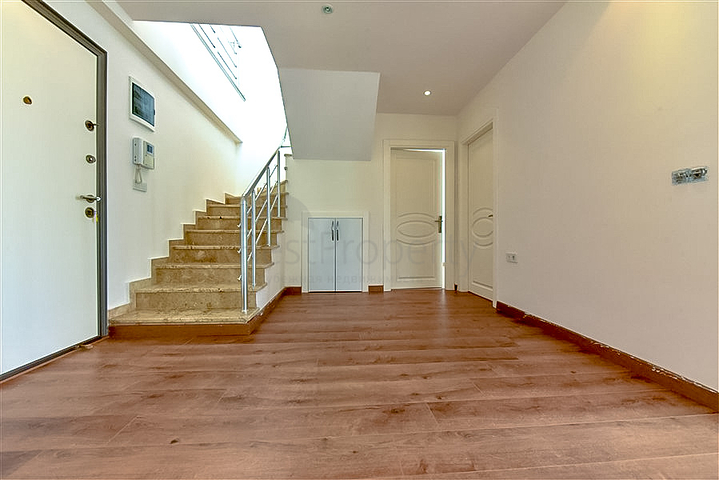 3+1 Penthouse in einer beliebten Gegend