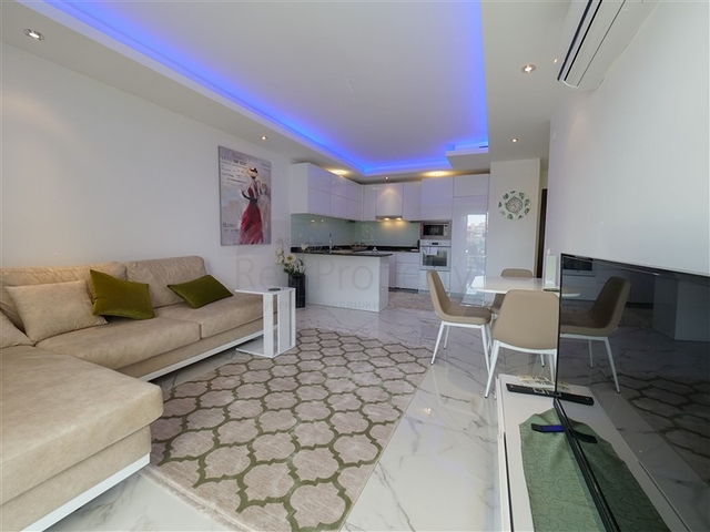 Gemütliches 1+1 mit eigener Terrasse im Stadtteil Oba