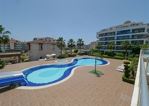 Gemütliches 1+1 mit eigener Terrasse im Stadtteil Oba