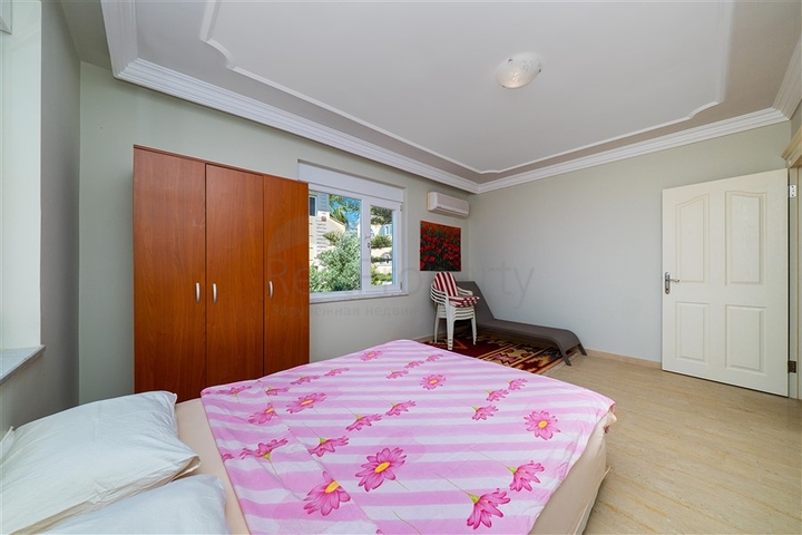 Villa mit Panoramablick auf das Meer und die Berge