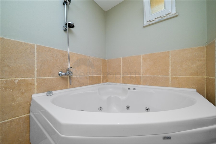 Villa mit Panoramablick auf das Meer und die Berge