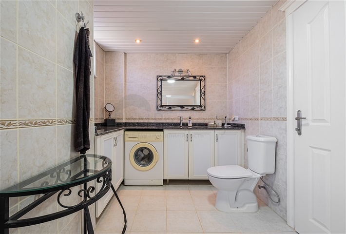 Geräumiges Penthouse im Stadtteil Oba