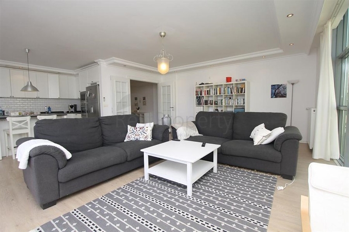 Geräumige 3+1-Wohnung im Stadtteil Dschikkilli