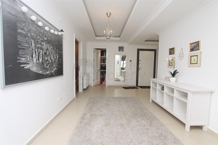 Geräumige 3+1-Wohnung im Stadtteil Dschikkilli