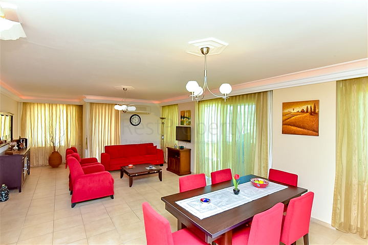 Gemütliche Dreizimmerwohnung mit spektakulärem Meerblick