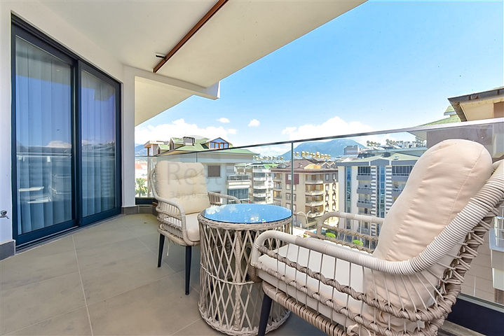 Luxus-Penthouse an der ersten Küste in Beide