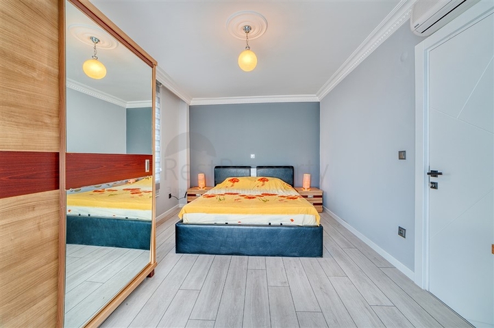 Geräumige 4+1-Wohnung mit Möbeln und Geräten in einer prestigeträchtigen Gegend