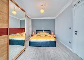 Geräumige 4+1-Wohnung mit Möbeln und Geräten in einer prestigeträchtigen Gegend