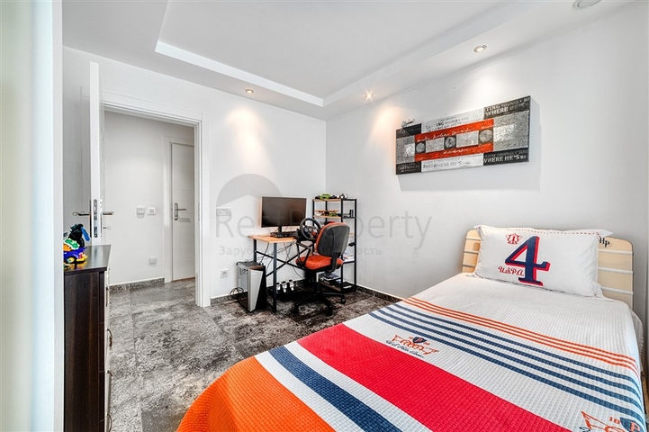 Möblierte Wohnung mit 2+1 Aufenthaltsgenehmigung in der Gegend von Dschikkilli