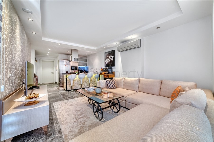 Möblierte Wohnung mit 2+1 Aufenthaltsgenehmigung in der Gegend von Dschikkilli