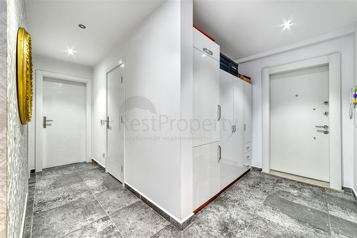 Möblierte Wohnung mit 2+1 Aufenthaltsgenehmigung in der Gegend von Dschikkilli