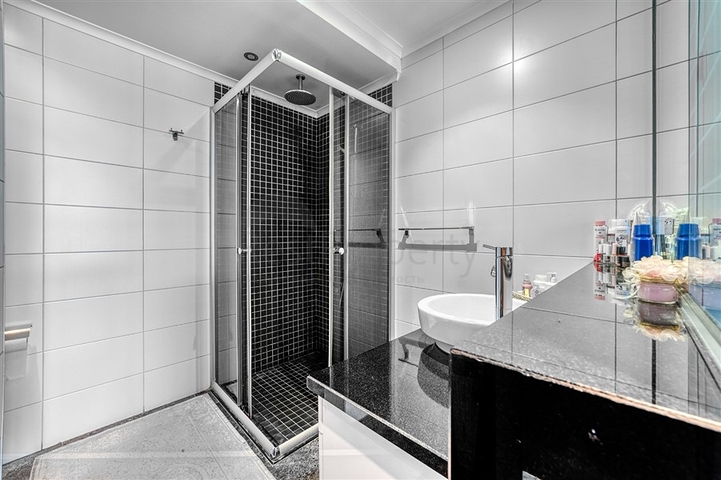 Möblierte Wohnung mit 2+1 Aufenthaltsgenehmigung in der Gegend von Dschikkilli