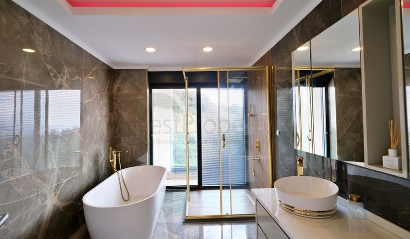 5+1 Luxusvilla mit spektakulärer Aussicht