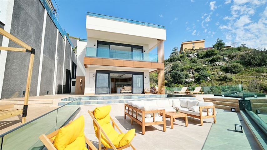 5+1 Luxusvilla mit spektakulärer Aussicht