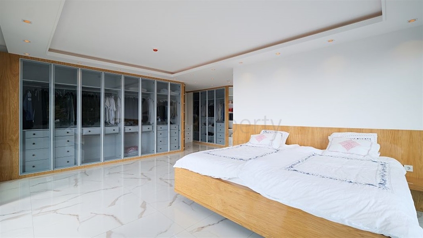 5+1 Luxusvilla mit spektakulärer Aussicht