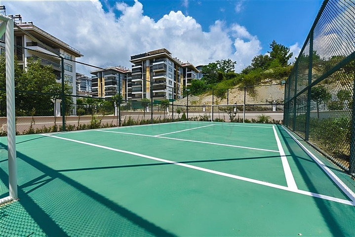 Geräumige 4+1-Wohnung in ausgezeichneter Lage in Oba/Alanya