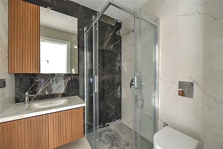 Geräumige 4+1-Wohnung in ausgezeichneter Lage in Oba/Alanya