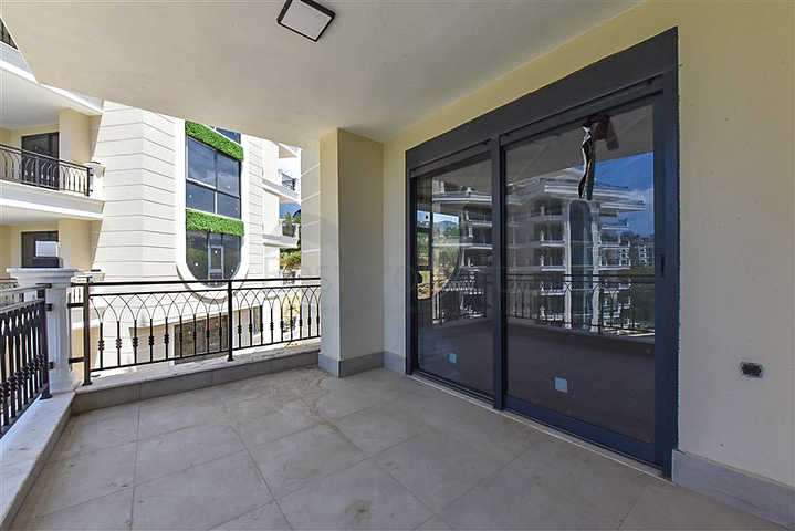 Geräumige 4+1-Wohnung in ausgezeichneter Lage in Oba/Alanya