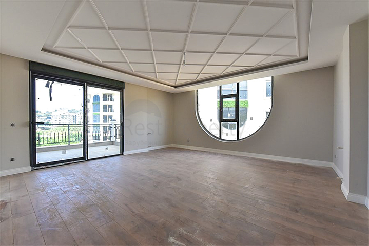 Geräumige 4+1-Wohnung in ausgezeichneter Lage in Oba/Alanya