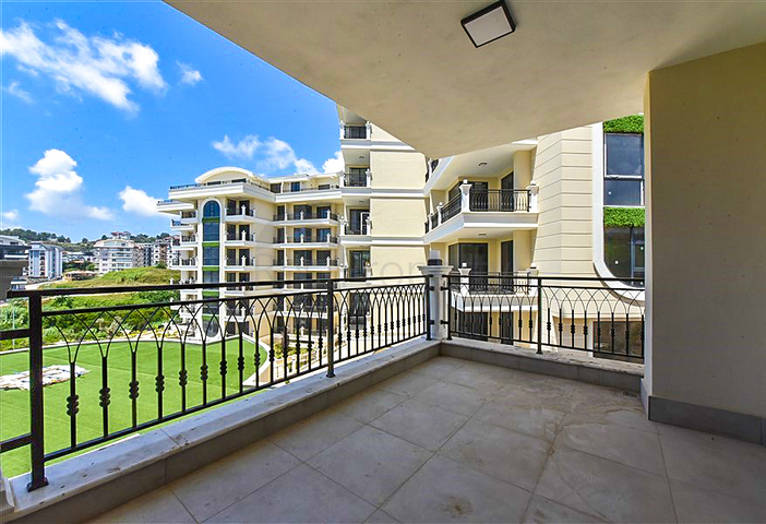 Geräumige 4+1-Wohnung in ausgezeichneter Lage in Oba/Alanya