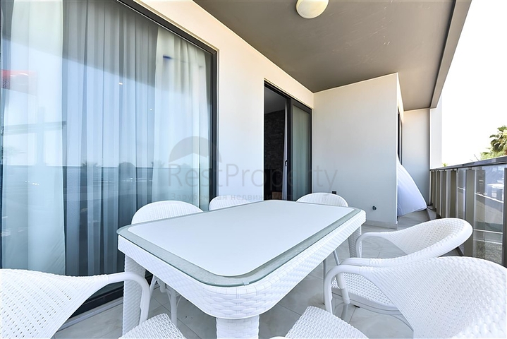 Apartment mit 2+1 Grundriss an der ersten Küste in Mahmutlar