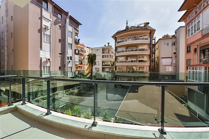 2+1 Wohnung in einem Premium-Komplex im Zentrum von Alanya 