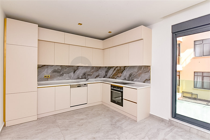 2+1 Wohnung in einem Premium-Komplex im Zentrum von Alanya 