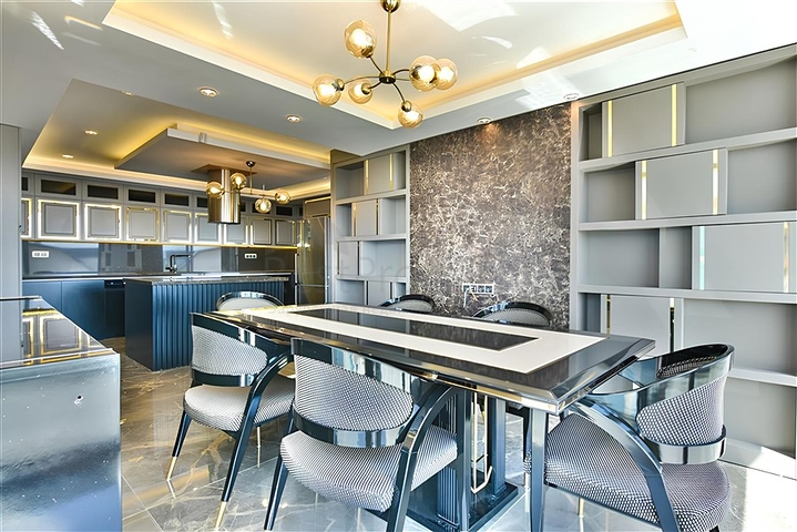 Villa mit Blick auf das Mittelmeer und die Festung von Alanya