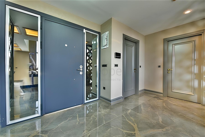 Villa mit Blick auf das Mittelmeer und die Festung von Alanya