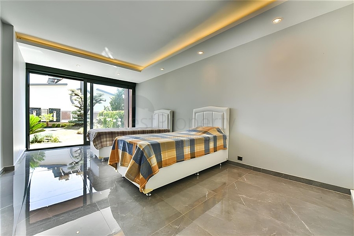 Villa mit Blick auf das Mittelmeer und die Festung von Alanya