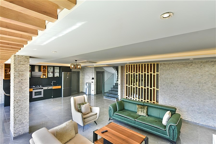 Villa mit Blick auf das Mittelmeer und die Festung von Alanya