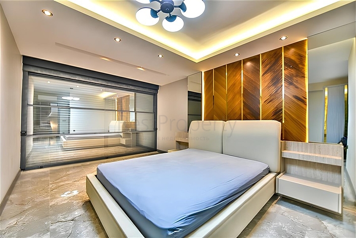 Villa mit Blick auf das Mittelmeer und die Festung von Alanya