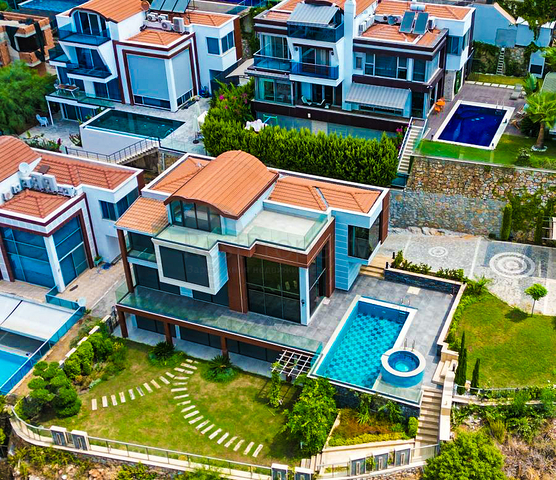 Villa mit Blick auf das Mittelmeer und die Festung von Alanya