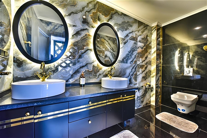 Villa mit Blick auf das Mittelmeer und die Festung von Alanya