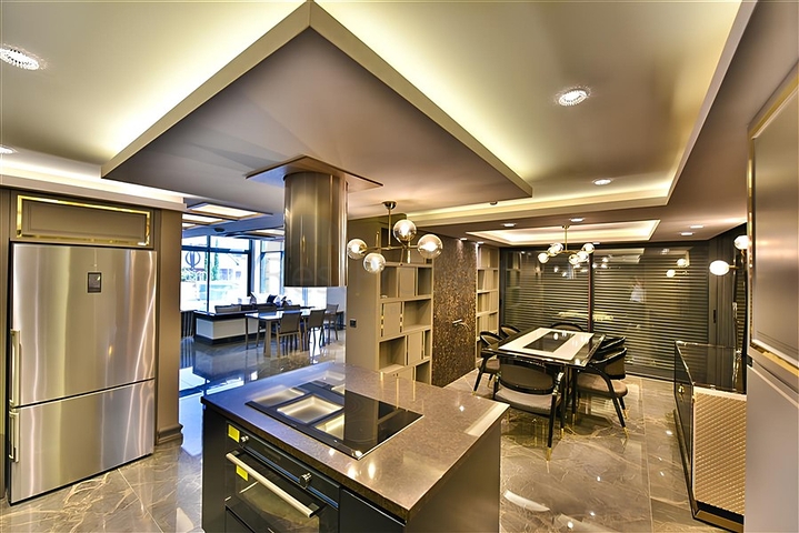 Villa mit Blick auf das Mittelmeer und die Festung von Alanya